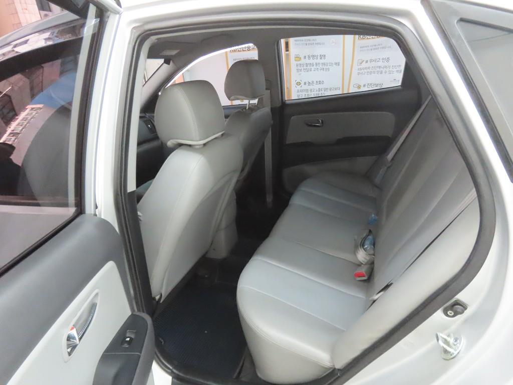 HYUNDAI Avante - Vista 6