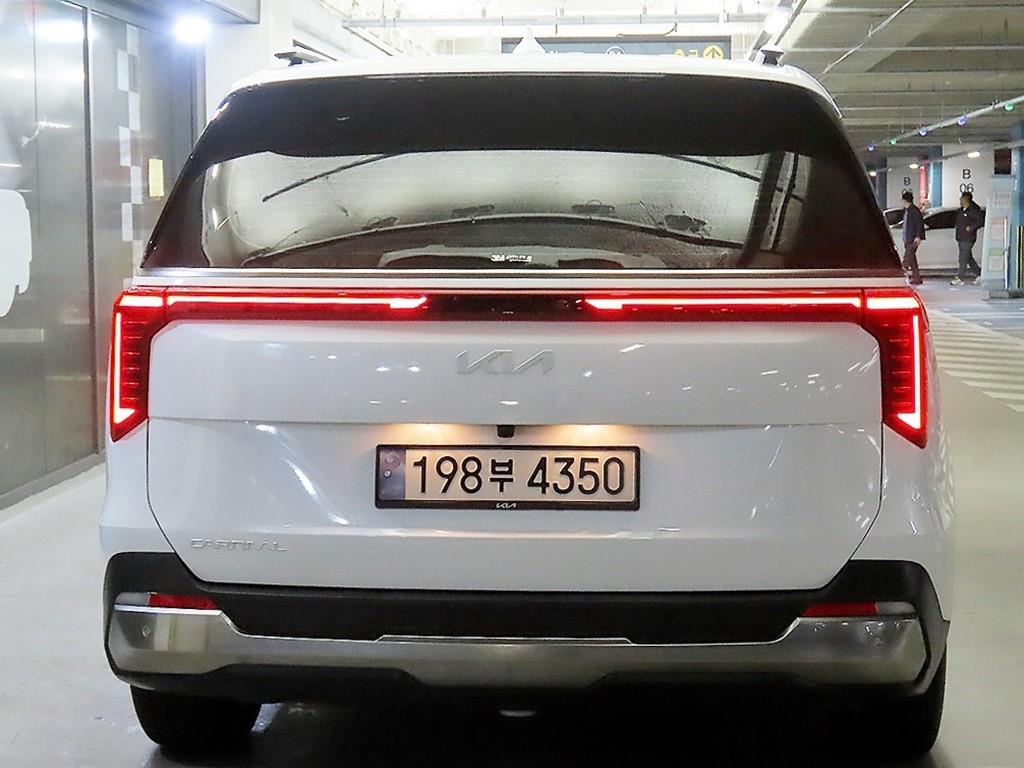 KIA Carnival - Vista 5