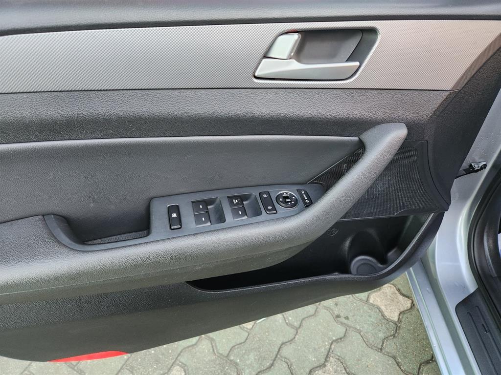 HYUNDAI Sonata - Vista 8