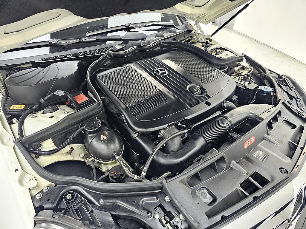 Mercedes Benz C Class - Vista 6