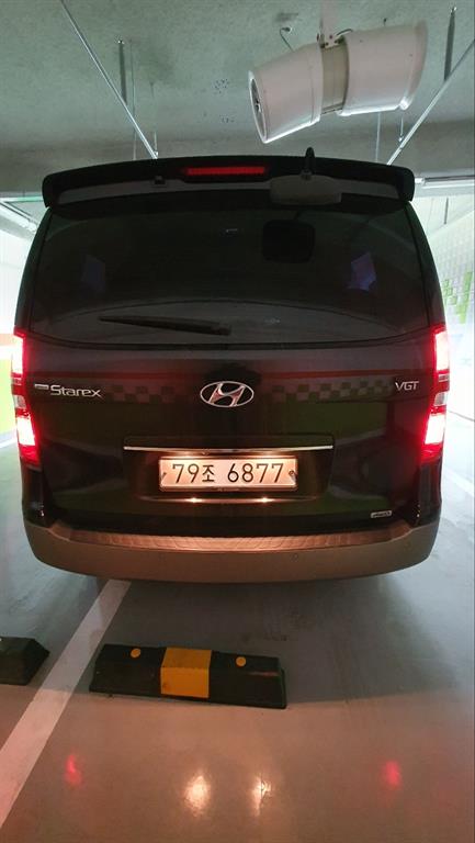 HYUNDAI Starex - Vista 4