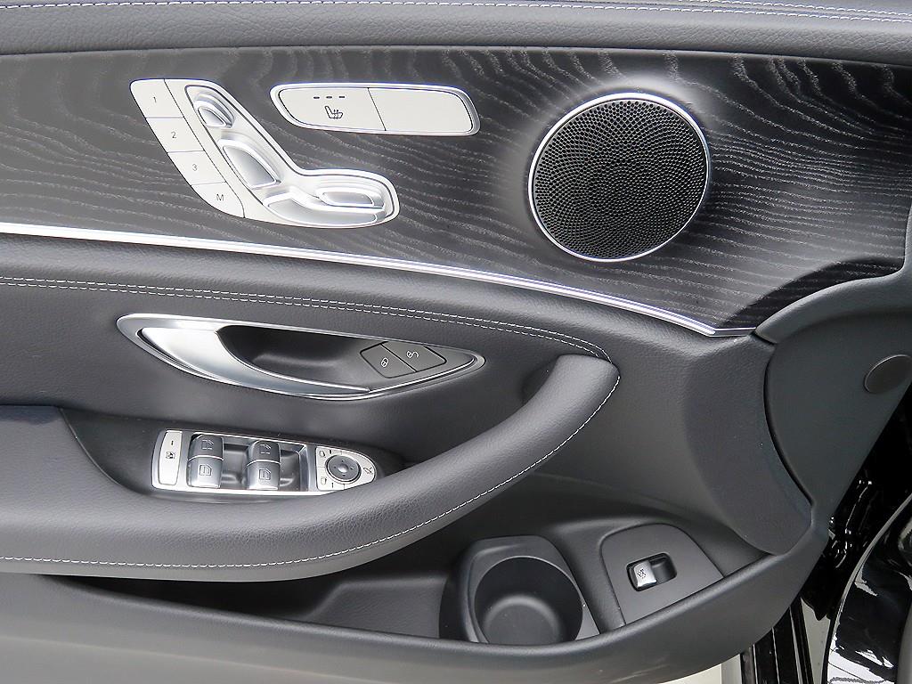 Mercedes Benz E class - Vista 10