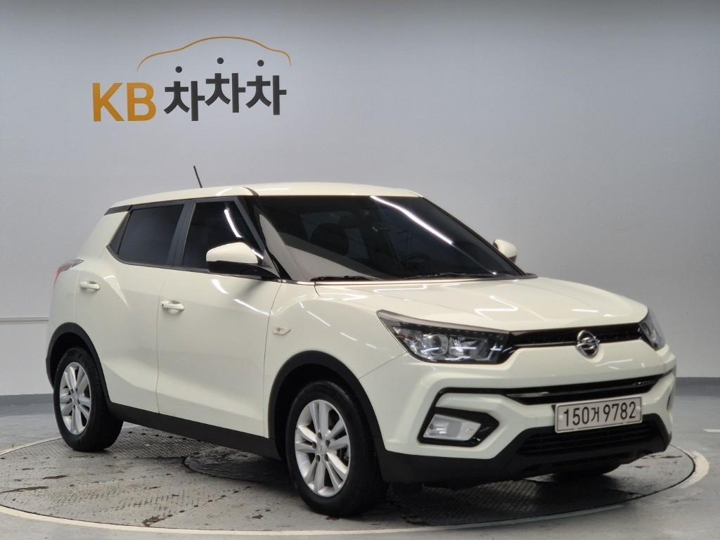 Ssangyong Tivoli - Vista 4