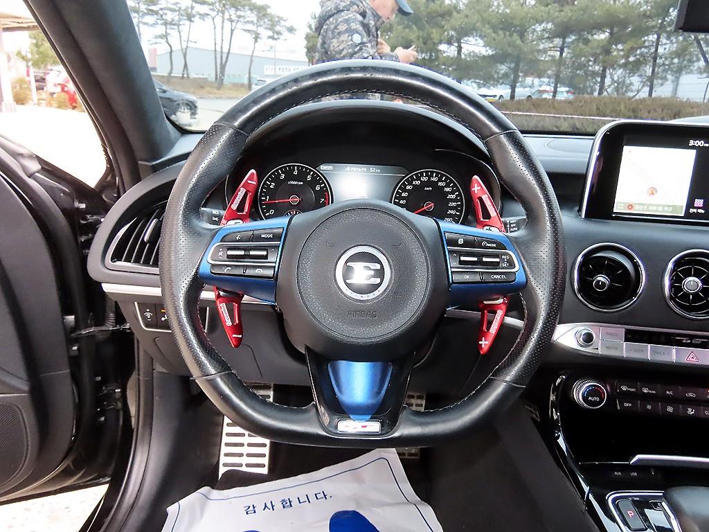 KIA Stinger - Vista 8