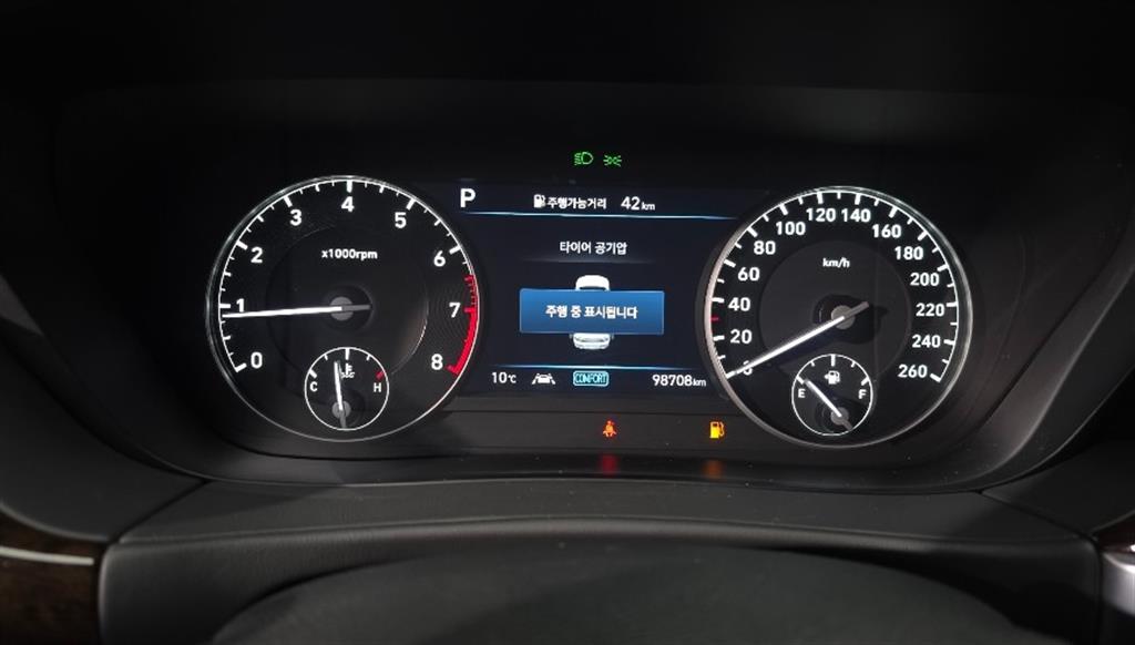 Genesis G90 - Vista 8