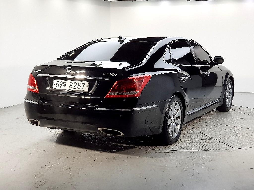 HYUNDAI Equus - Vista 4