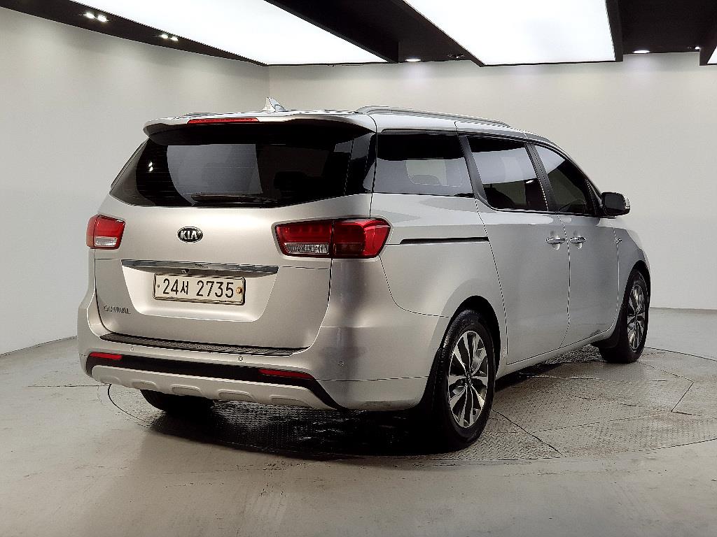 KIA Carnival - Vista 4