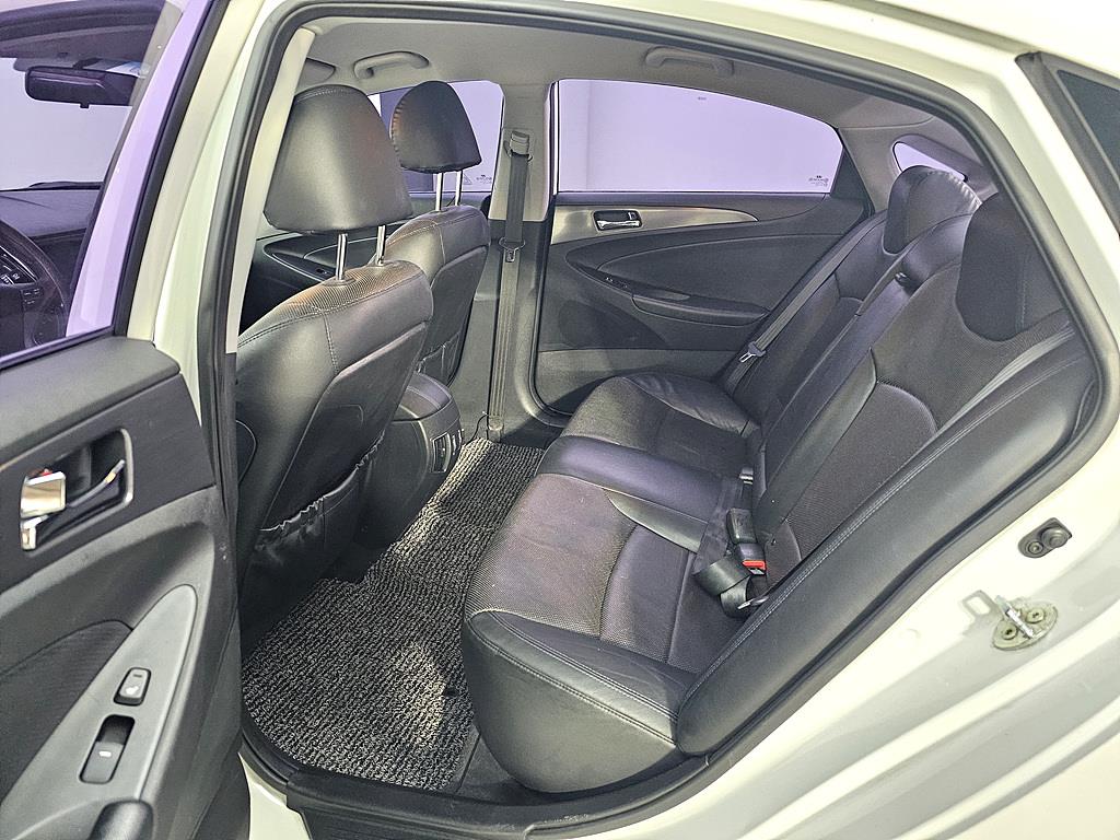 HYUNDAI Sonata - Vista 9