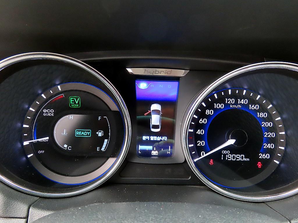 HYUNDAI Sonata - Vista 8