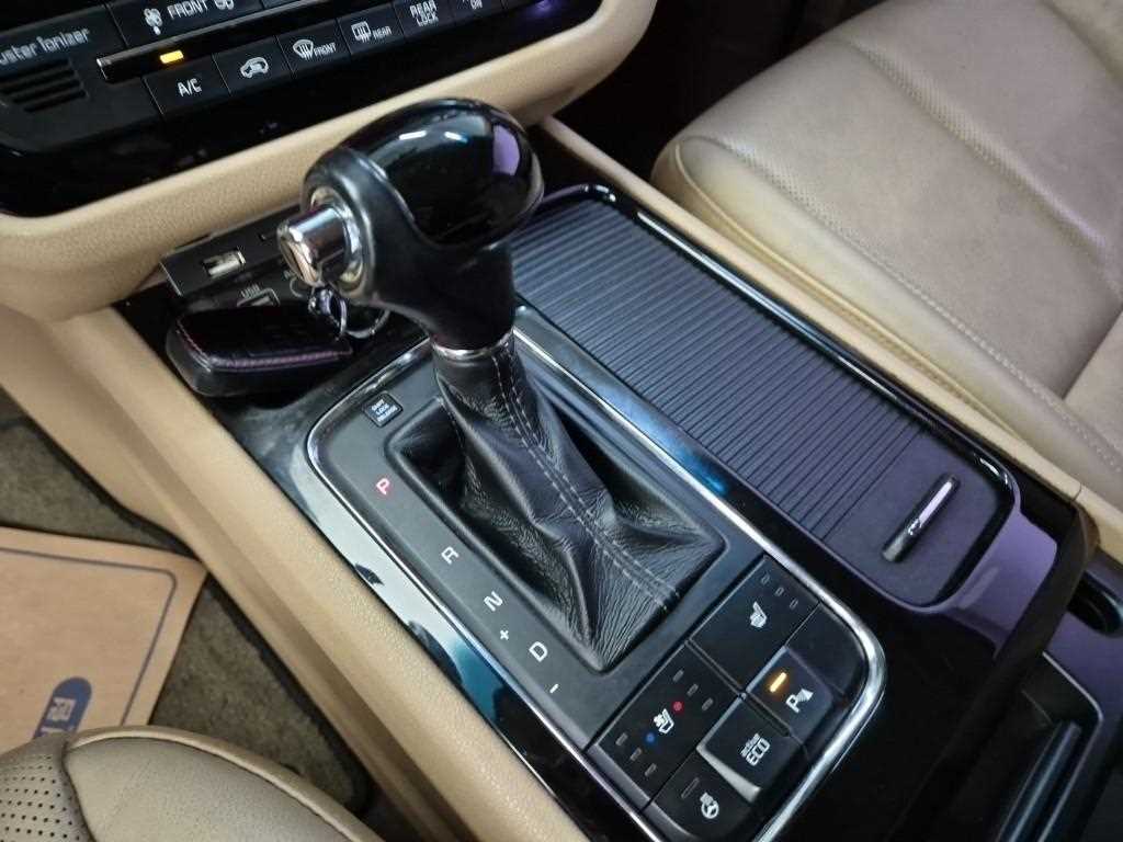 KIA Carnival - Vista 8