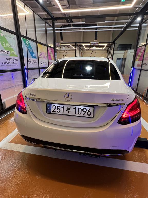 Mercedes Benz C Class - Vista 4