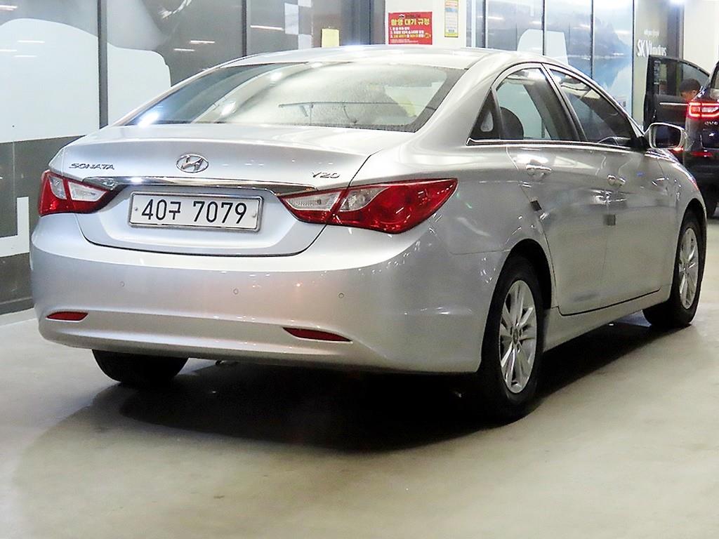 HYUNDAI Sonata - Vista 4
