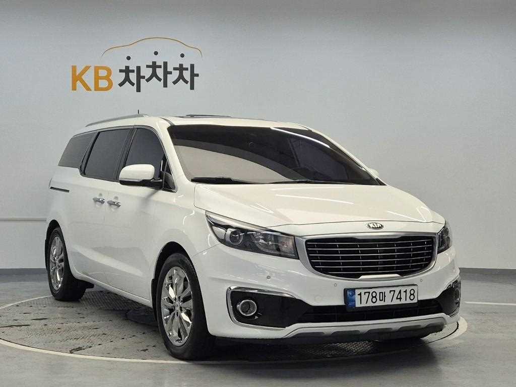 KIA Carnival - Vista 4