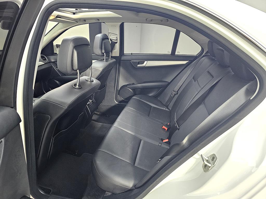 Mercedes Benz C Class - Vista 9