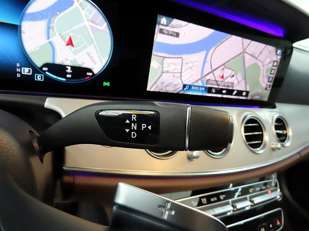 Mercedes Benz E class - Vista 10