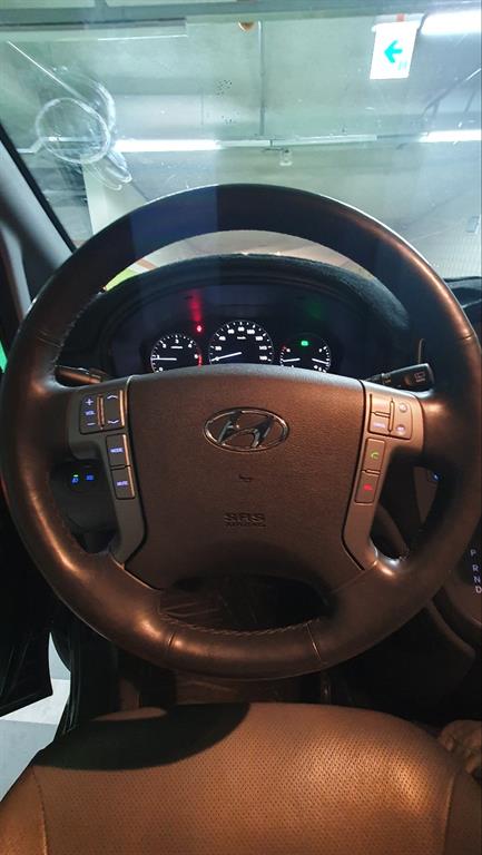 HYUNDAI Starex - Vista 6