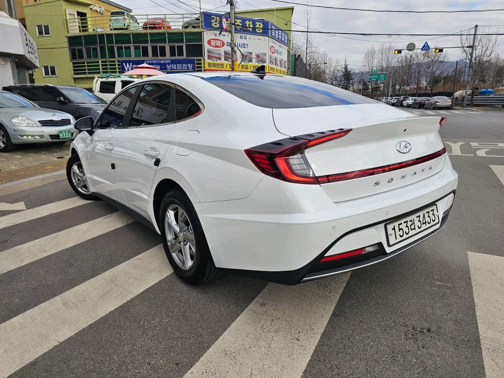 HYUNDAI Sonata - Vista 4