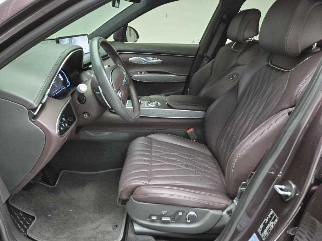 Genesis GV70 - Vista 11