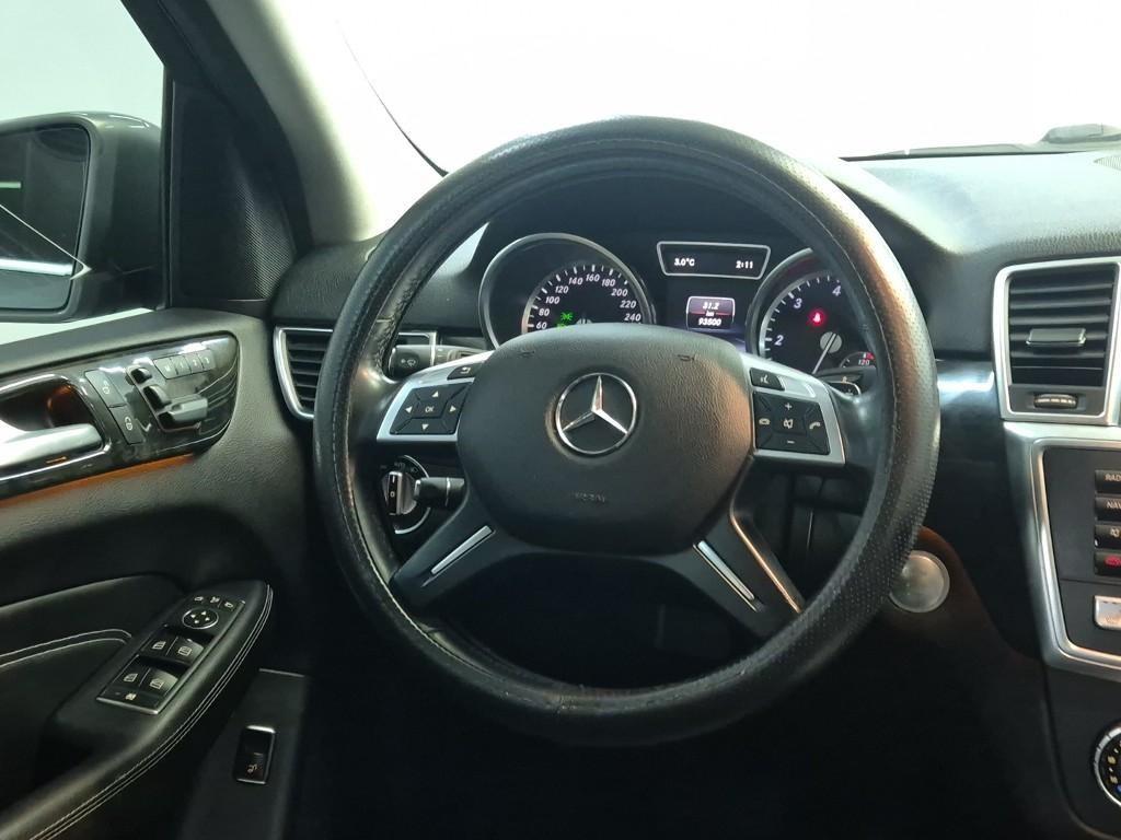 Mercedes Benz M Class - Vista 9