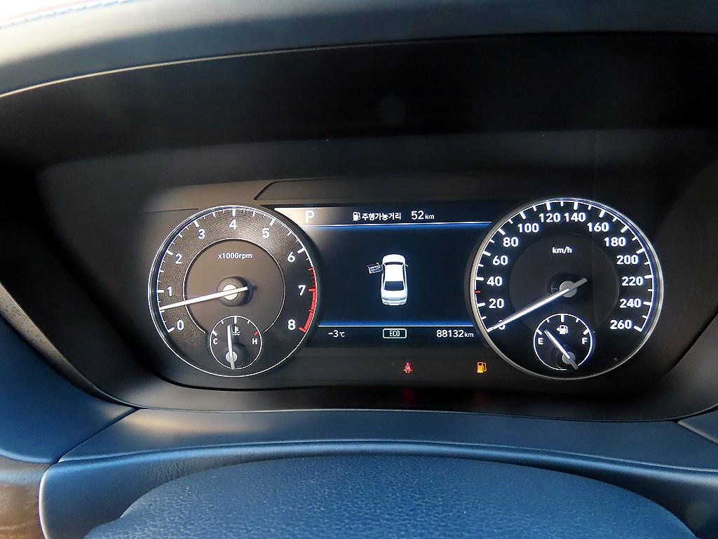 Genesis G90 - Vista 9