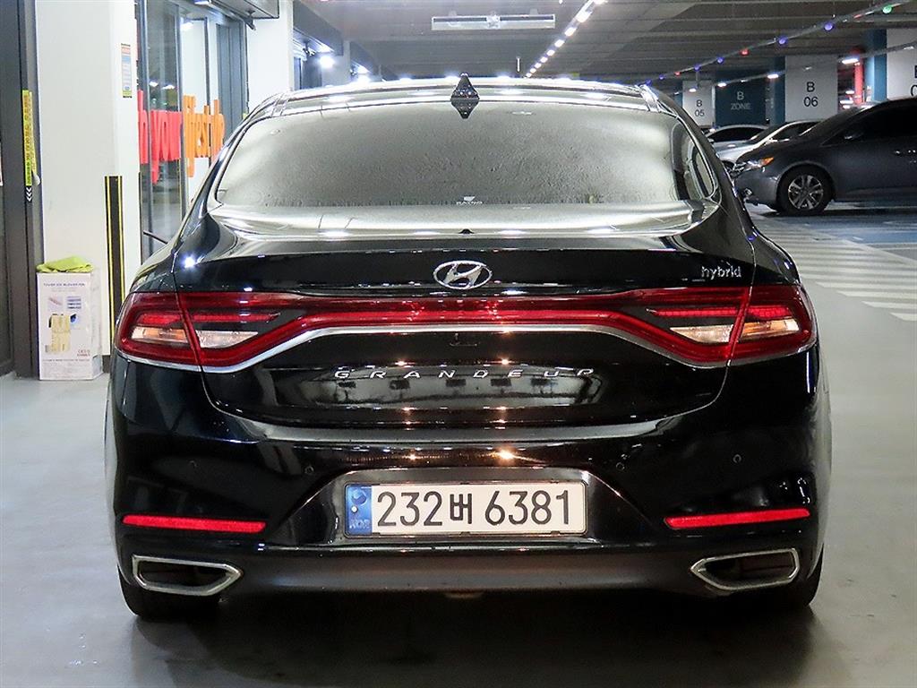 HYUNDAI Grandeur - Vista 5