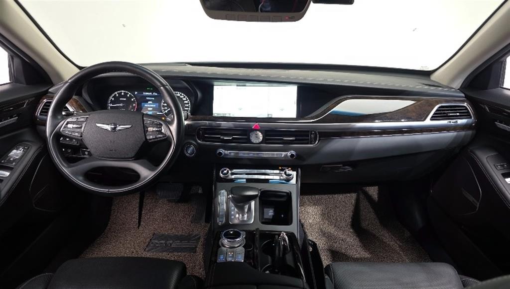 Genesis G90 - Vista 7