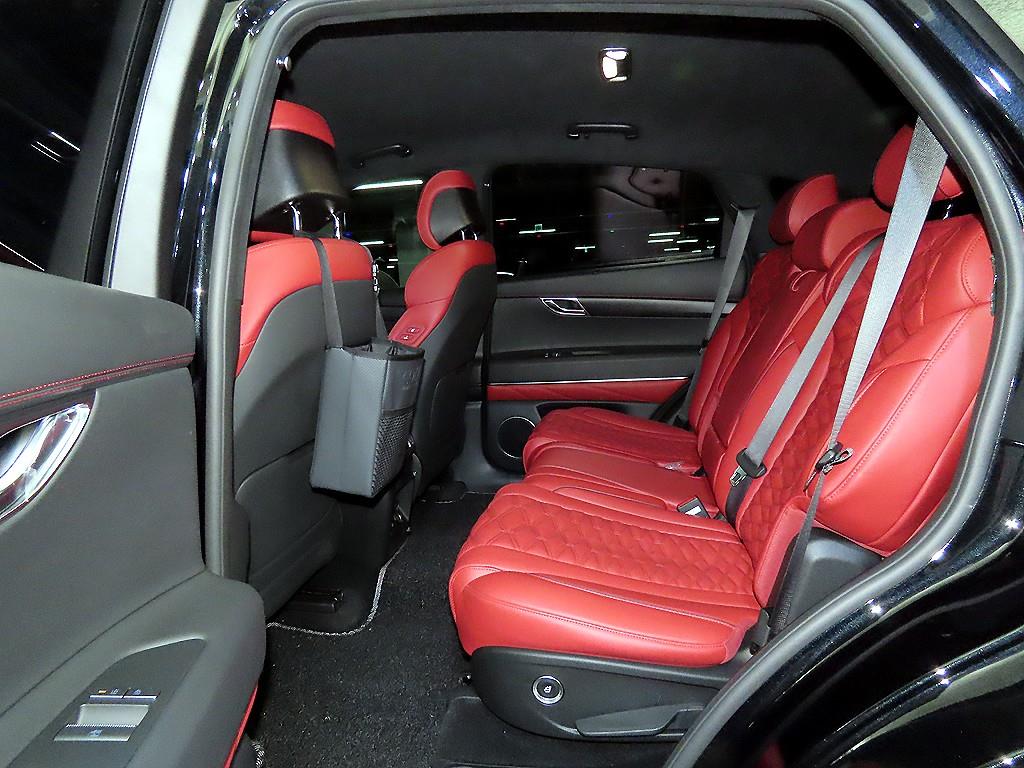 Genesis GV80 - Vista 7