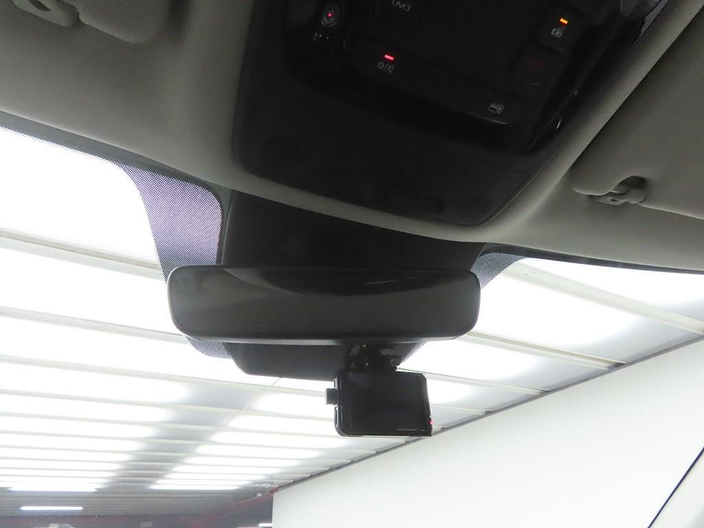 KIA Carnival - Vista 12