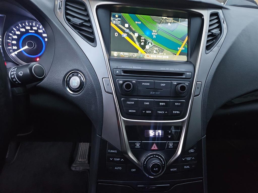 HYUNDAI Grandeur - Vista 10