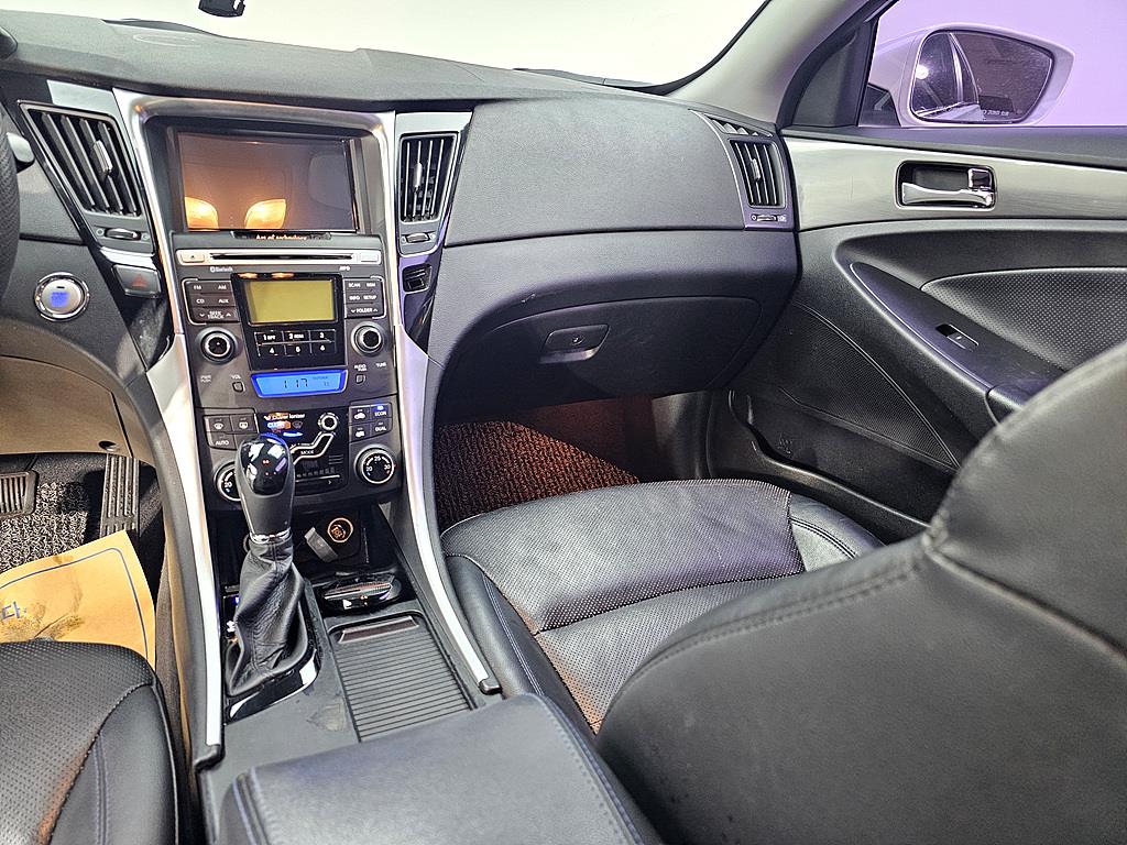 HYUNDAI Sonata - Vista 10