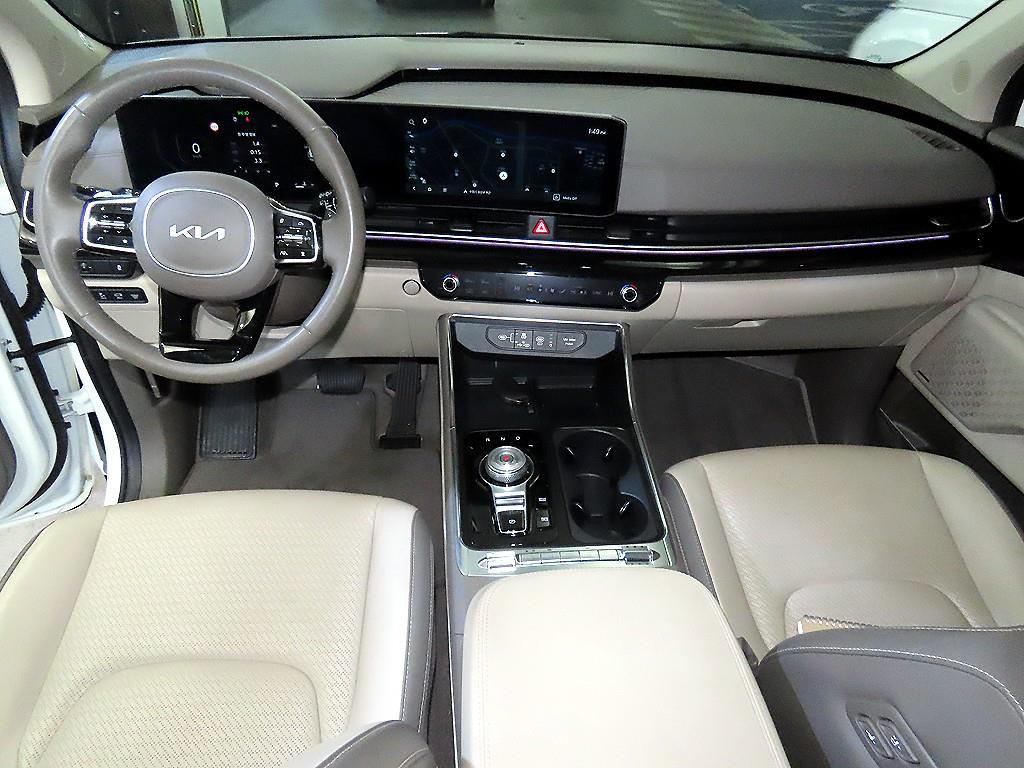 KIA Carnival - Vista 10