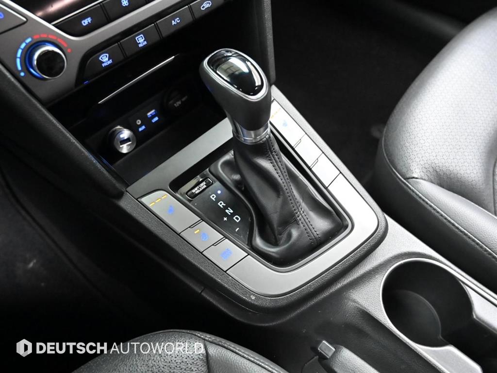 HYUNDAI Avante - Vista 9