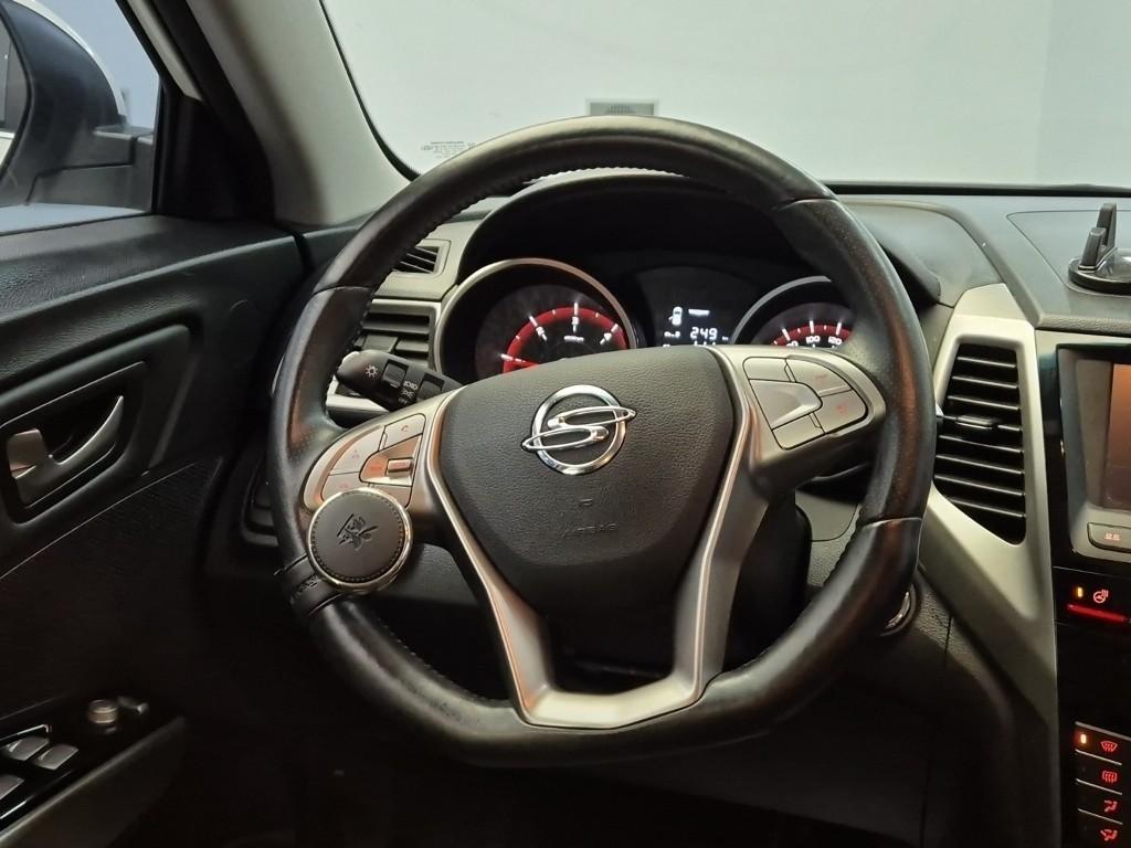 Ssangyong Tivoli - Vista 12