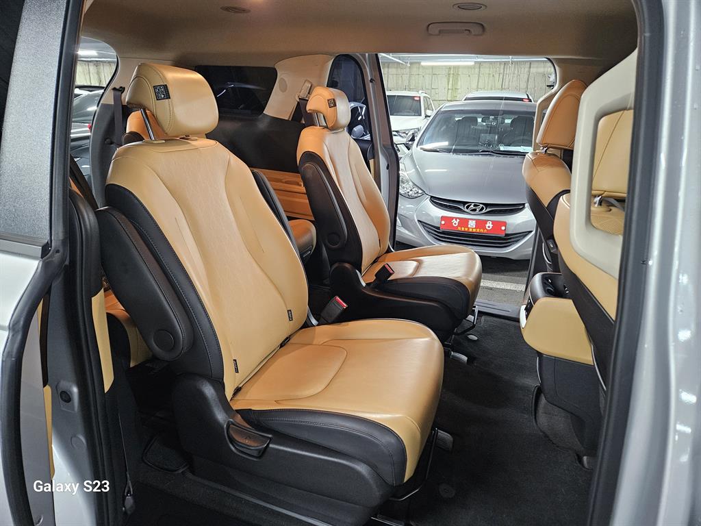 KIA Carnival - Vista 6