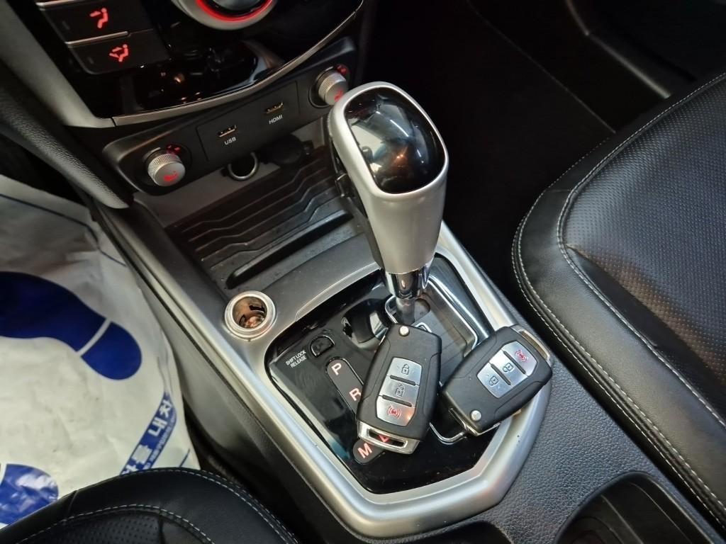 Ssangyong Tivoli - Vista 10