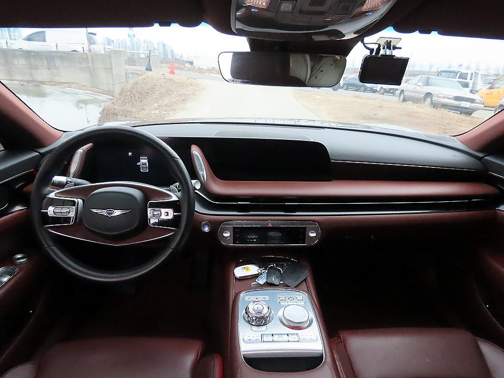 Genesis G90 - Vista 9