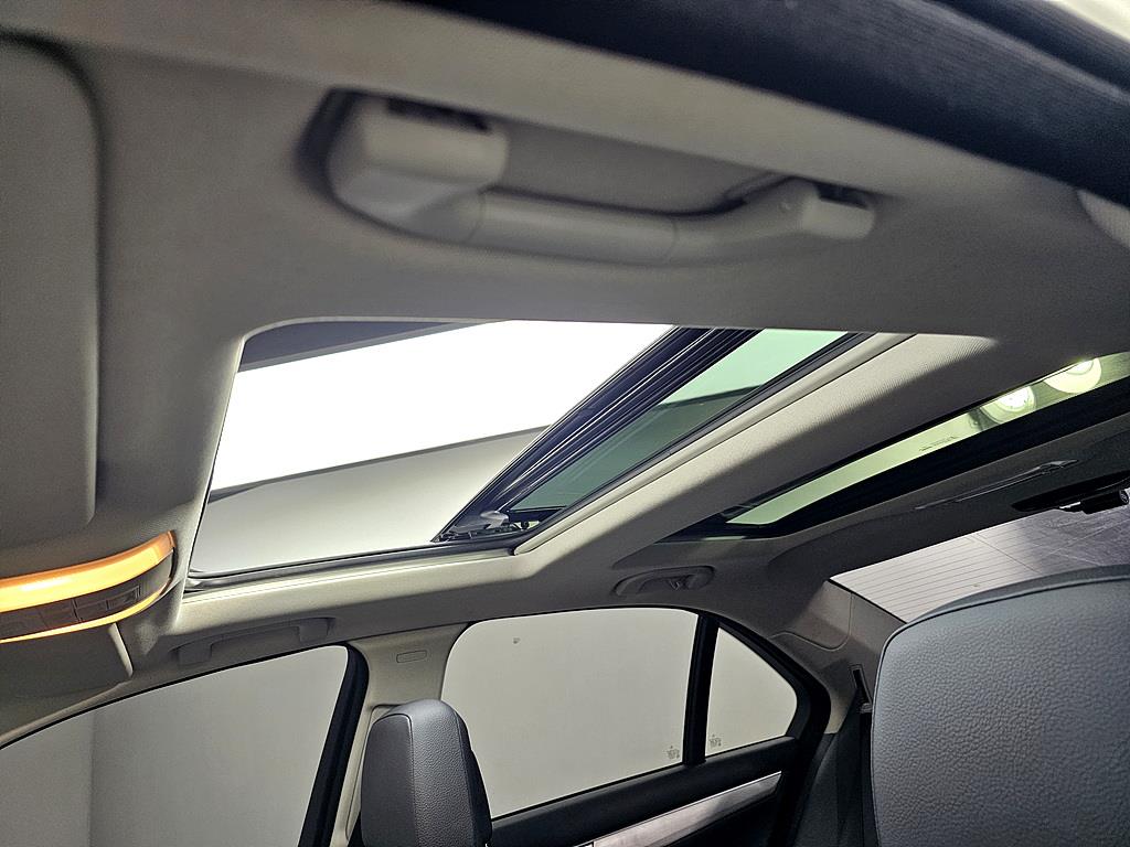 Mercedes Benz C Class - Vista 12