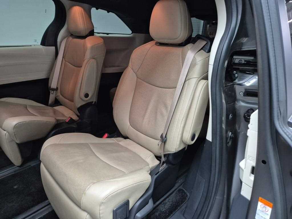 Toyota Siena - Vista 12