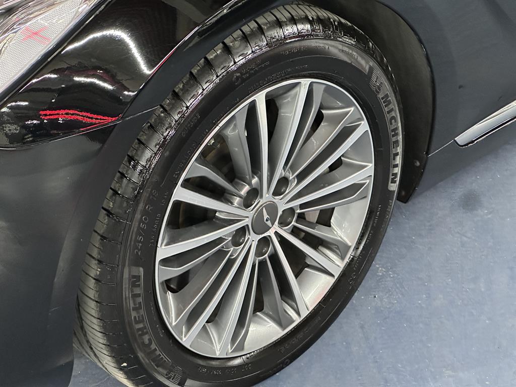 Genesis EQ900 - Vista 5