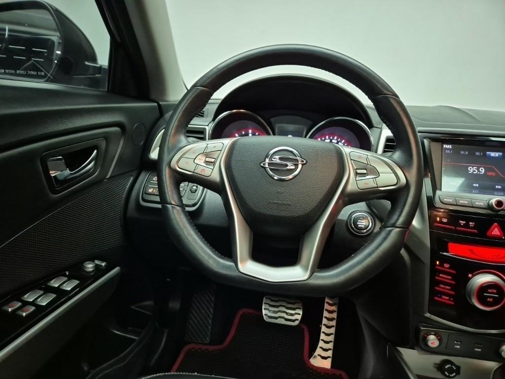 Ssangyong Tivoli - Vista 9