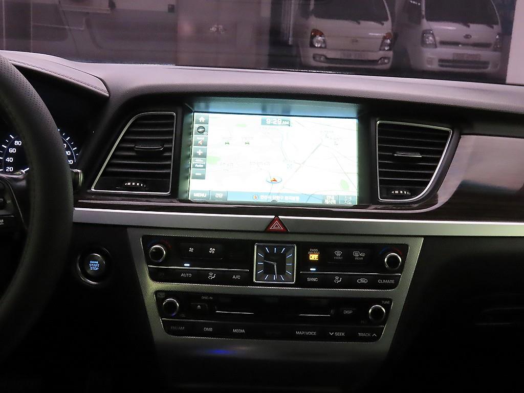 Genesis G80 - Vista 9