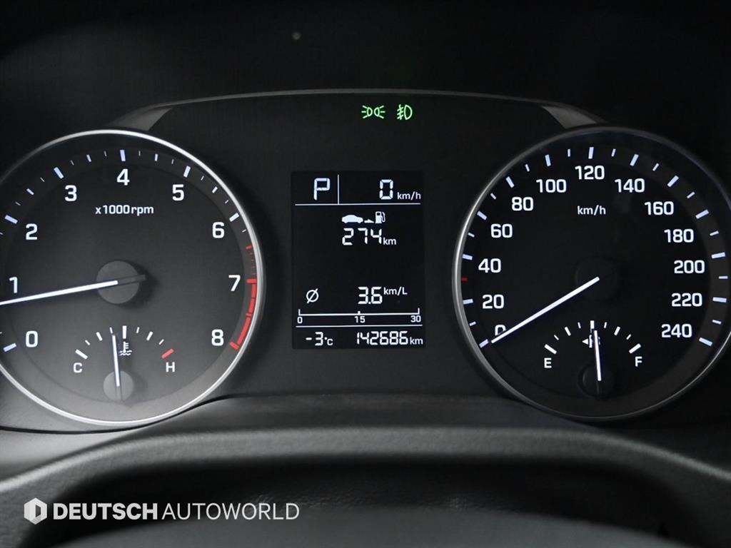 HYUNDAI Avante - Vista 8