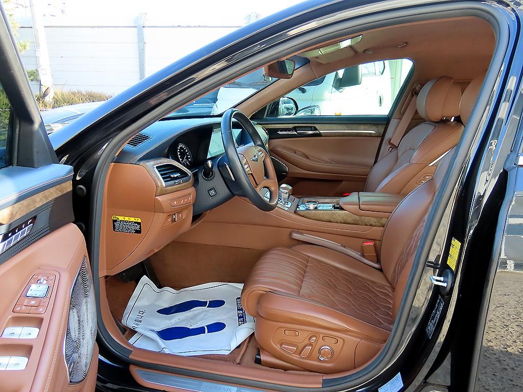 Genesis G90 - Vista 5