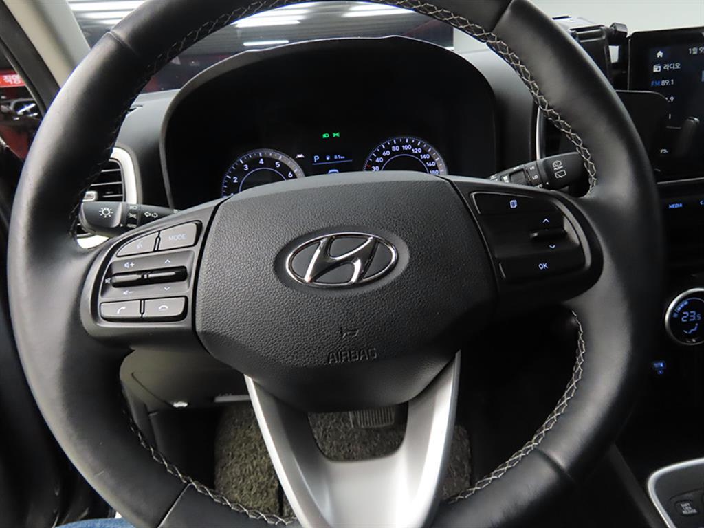 HYUNDAI Venue - Vista 8