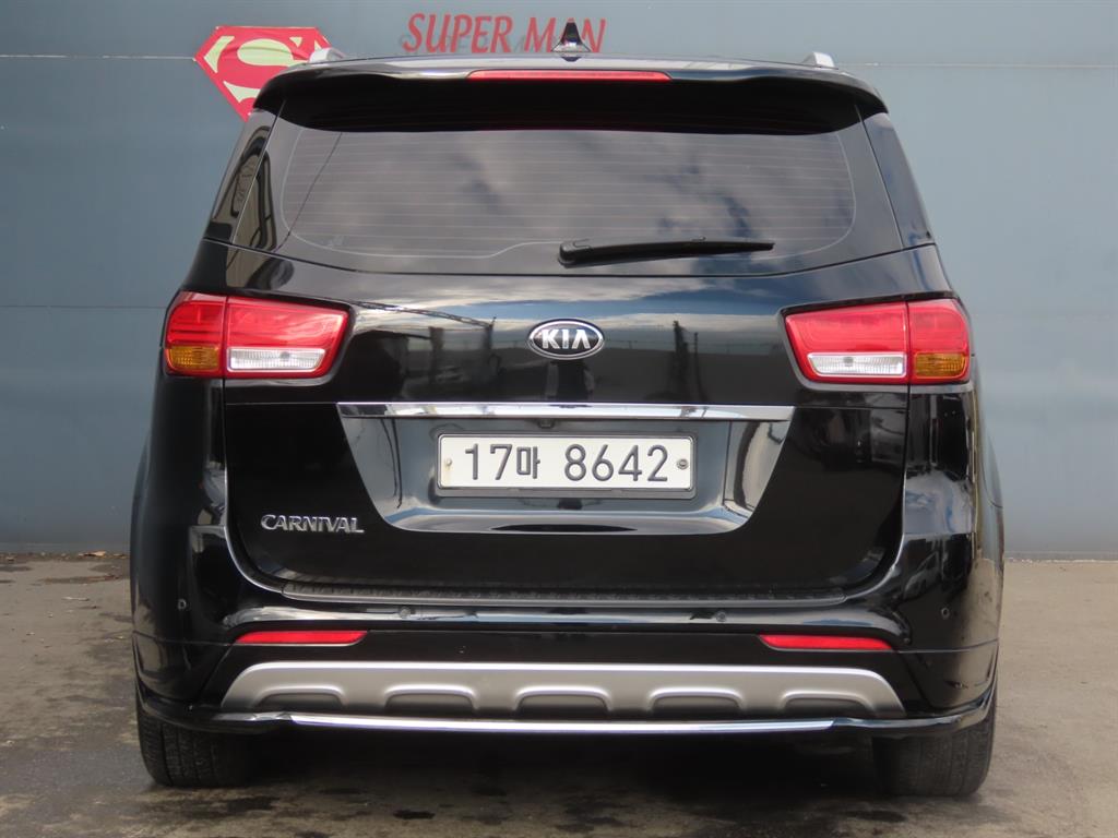 KIA Carnival - Vista 7