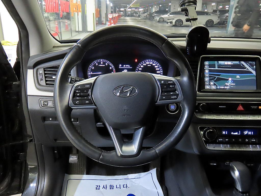 HYUNDAI Sonata - Vista 8