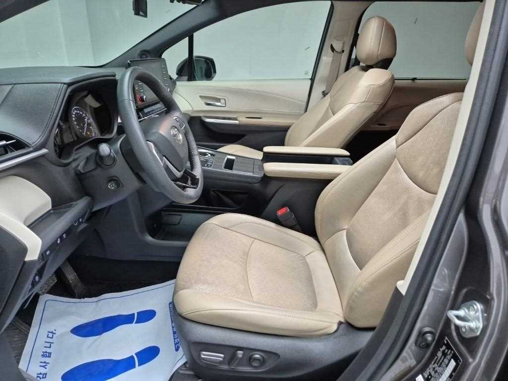 Toyota Siena - Vista 11