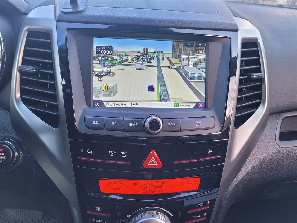 Ssangyong Tivoli - Vista 6