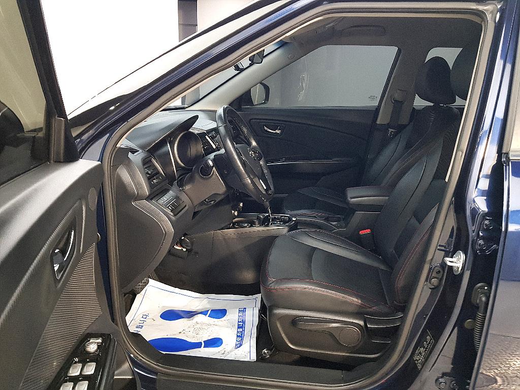 Ssangyong Tivoli - Vista 8