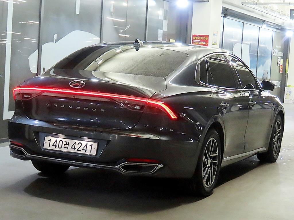 HYUNDAI Grandeur - Vista 4